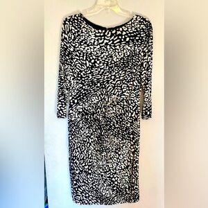 Adrianna Papell Elegant Navy Blue White Dress with  Ruching at the Waist Size 12